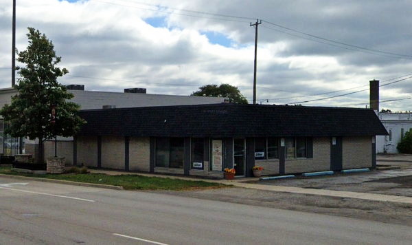 A&W Restaurant - Southgate - 12755 Eureka Rd (newer photo)
